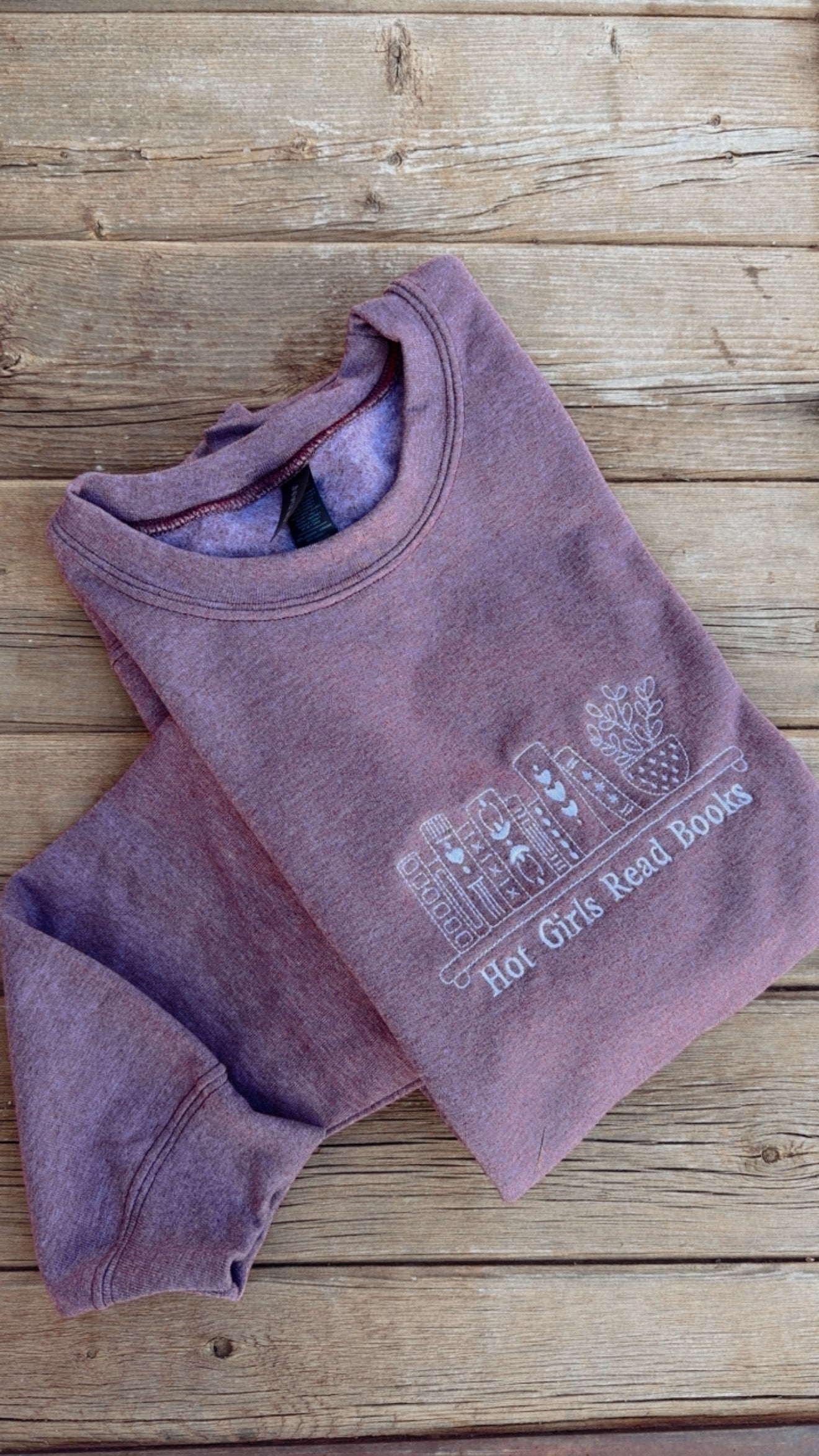 EMBROIDERED "hot girls read books" crew