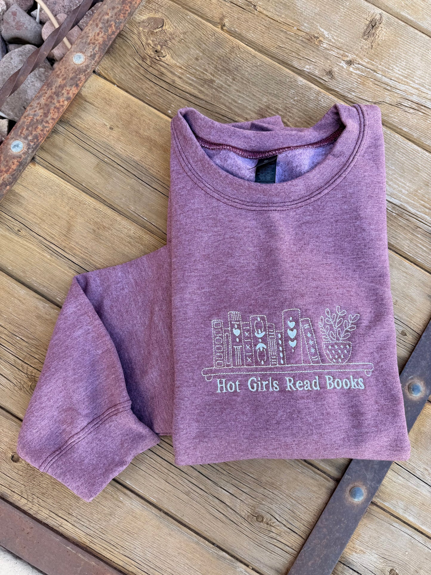 EMBROIDERED "hot girls read books" crew
