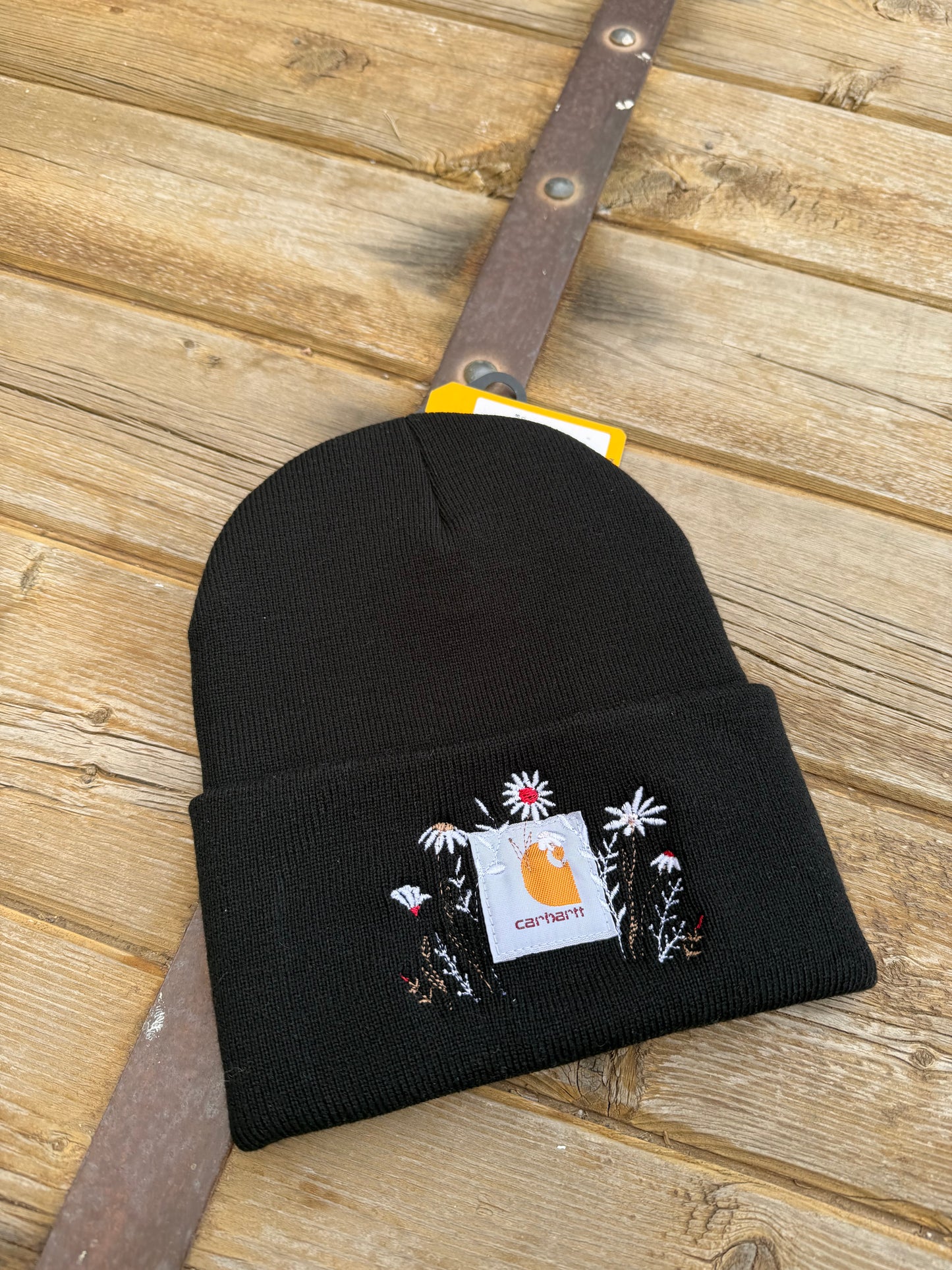 Embroidered floral dreams - Carhartt Beanie